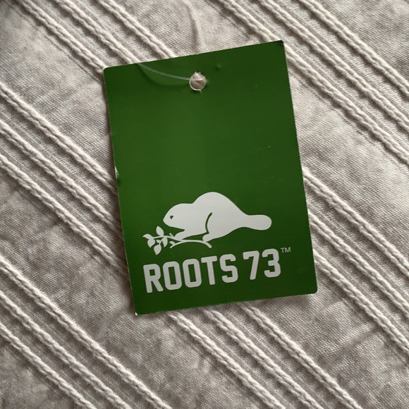 Roots Shoulder Purse - Picture 4 of 9